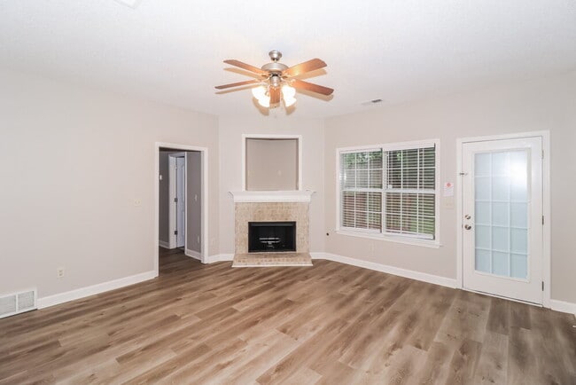 Photo - 1140 Casentino St