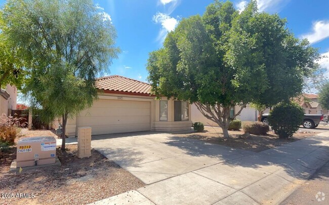 Building Photo - 10967 W Sheridan St Rental