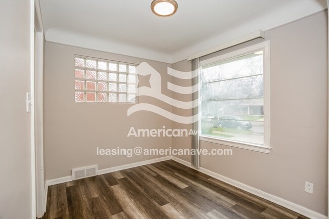 Photo - 20894 Lancaster St