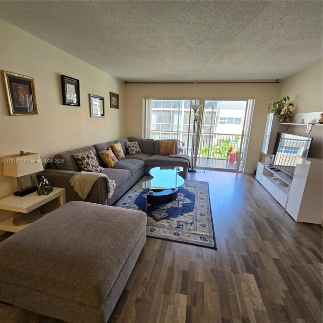 Building Photo - 2097 S Ocean Dr Unit 304 Rental