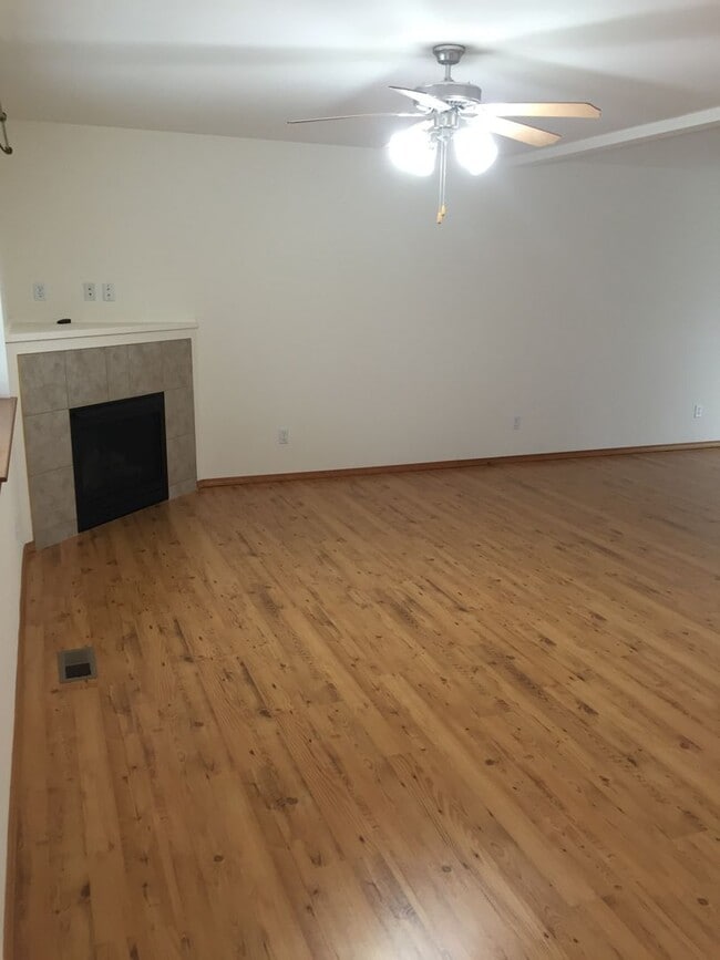 Photo - Lovely 3 Bedroom Home, Washer/Dryer Hook Ups!