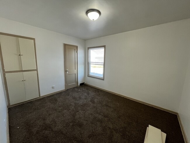 Photo - 412-412 N Lake St