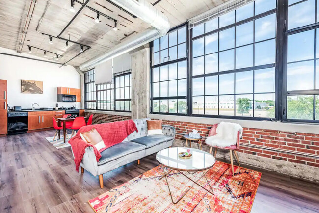 Building Photo - Adler Annex Rental