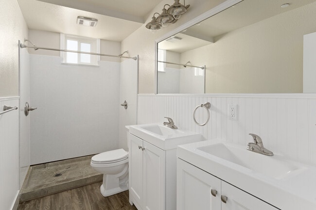 Photo - 719 Chestnut St