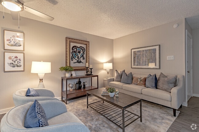 1 habitación, 1 baño, 688 pies cuadrados, sala de estar - The Paisley