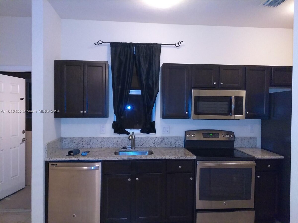 Photo - 9505 SW 171st Ct Apartamento Unidad 2