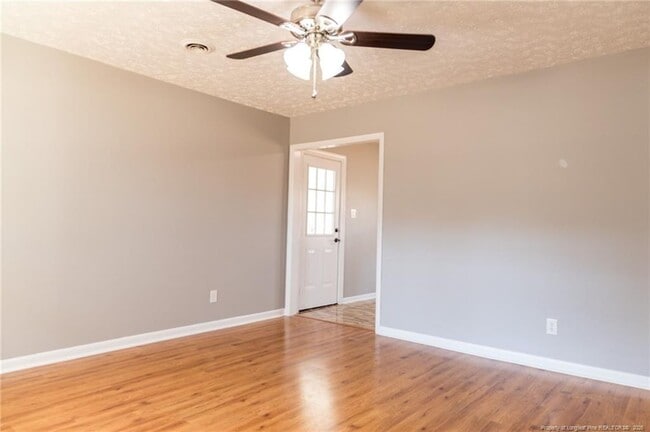 Photo - 898 Bridgette St