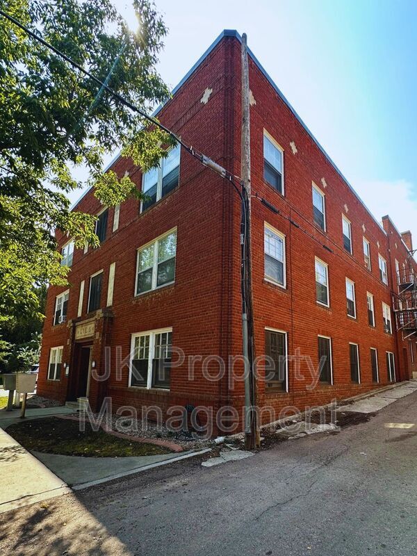 Photo - 310 5th St N
