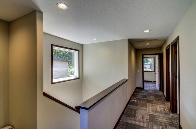 Photo - Fully Renovated 5-Bedroom House Close to U...