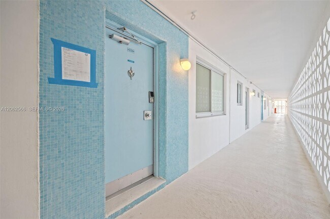 9101 E Bay Harbor Dr Unit 204