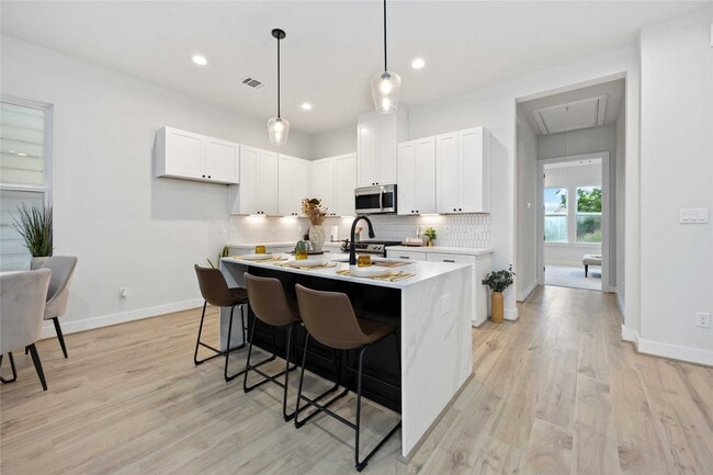 Photo - 8020 Westglen Dr