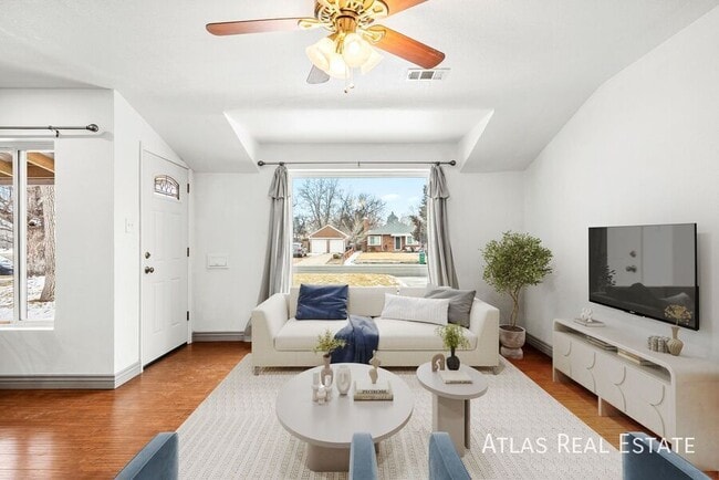 Photo - 2020 Oneida St