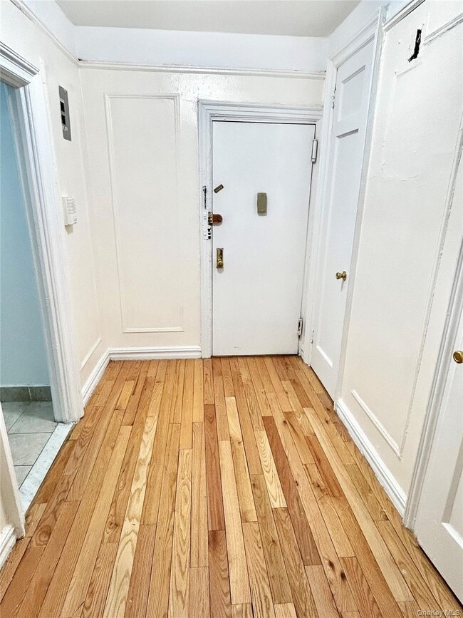 Building Photo - 4396 Furman Ave Unit 1B