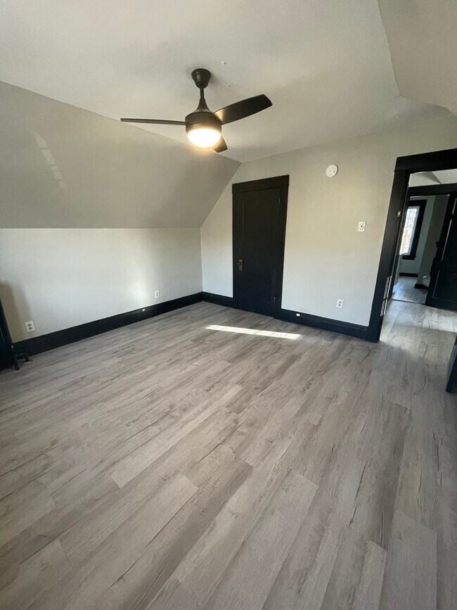 Photo - 5642 Phillips Ave Unit 3F