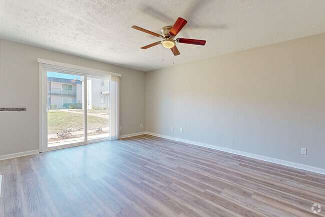 1BR - 1BA, 720SF