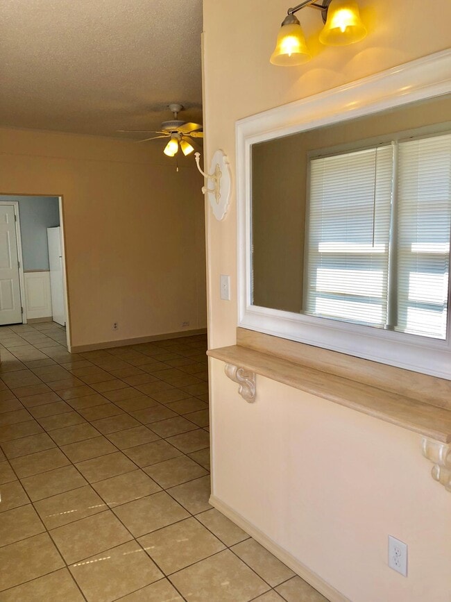 Photo - 714 Spring St