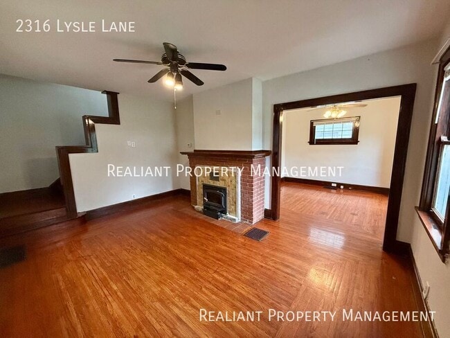 Photo - 2316 Lysle Ln