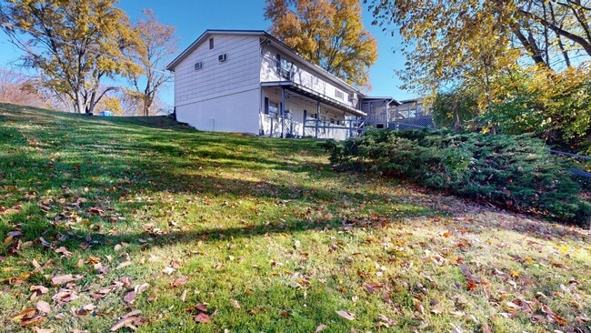 Building Photo - 221 W Union St Unit C