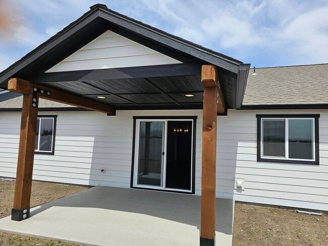 Photo - Brand New Beautiful 4 bedroom Home in Rathdrum!