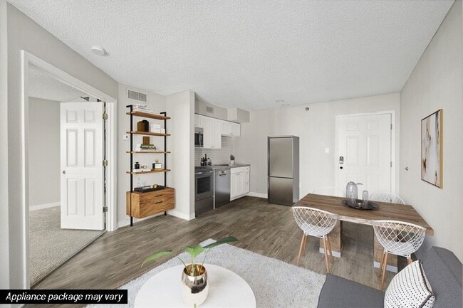 Photo - Lenox Cove | NEWLY-DESIGNED APARTMENTS