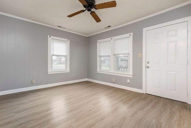 Photo - 4060 La Salle Ave
