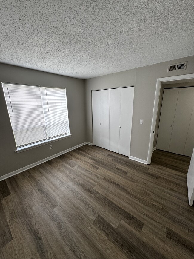 Photo - 251 Rast St