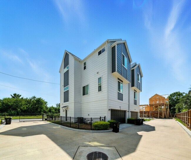Photo - 1644 W Tidwell Rd