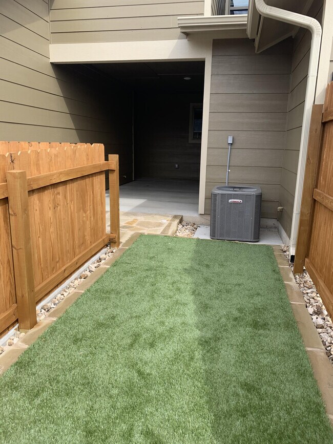 7607 Stonehollow