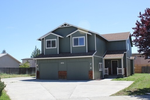 Building Photo - 404 River Ave Unit A