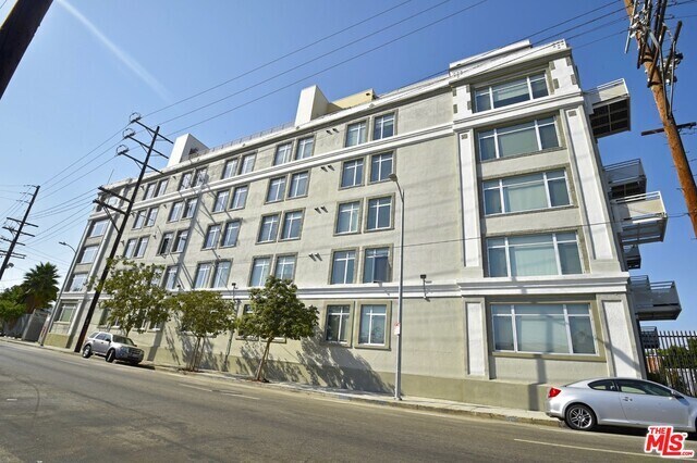 Photo - 825 East 4th St Apartment Unit 202
