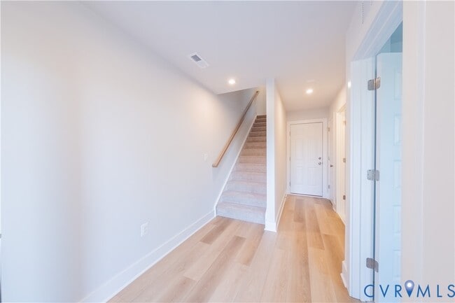 Photo - 9438 Alquist St