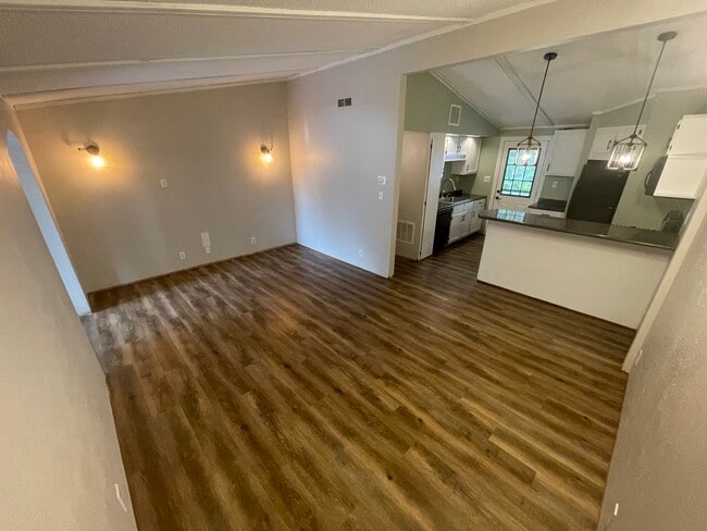 Photo - 6193 166th St