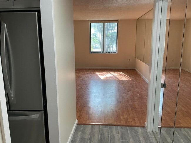Building Photo - 133 Harmon Cove Tower Unit 133 Rental
