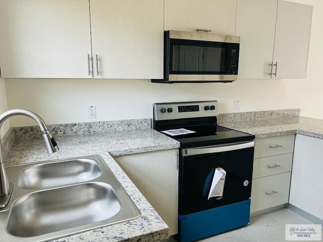 Photo - 1405 W Garfield Ave