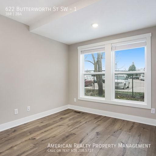 Photo - 622 Butterworth St SW Unit 1