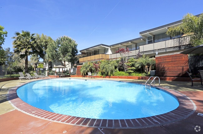 Pool - La Palma Apartments