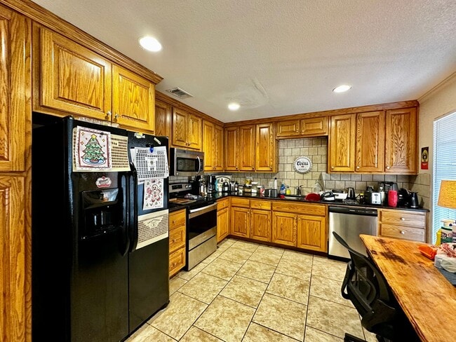 Photo - 5/5 House in Small Gated Community Near Ba...