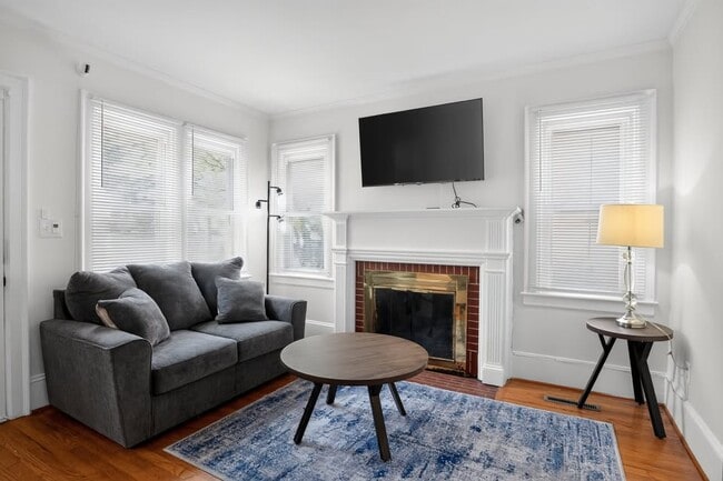 Photo - 443 Rollingwood Cir