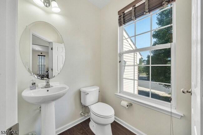 Photo - 8 Wellesley Ave