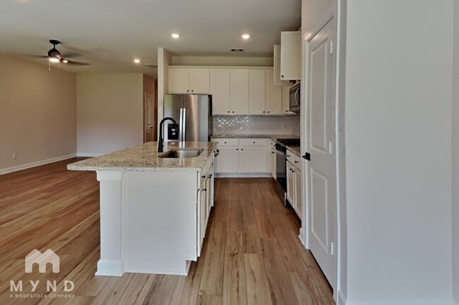 Photo - 6188 White Spruce Dr