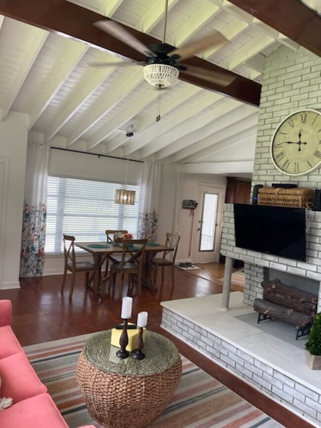 Photo - 8418 N Gomez Ave