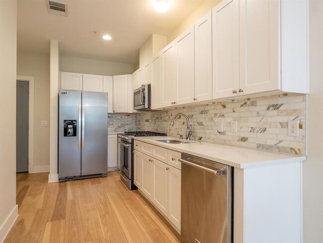 Photo - 908 Nueces St Unit 11