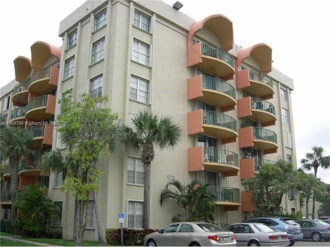 Building Photo - 9320 Fontainebleau Blvd Unit 302 Rental