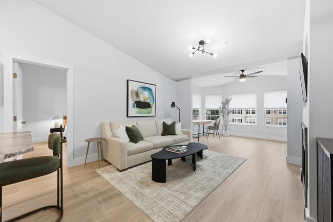 Building Photo - 13810 Sutton Park Dr N Unit 1532