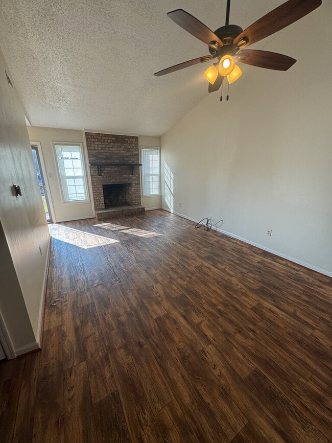 Photo - 101 Garden Pl