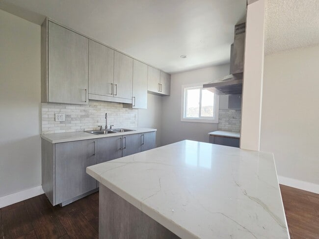Photo - 9949 Pinewood Ave Unit 10