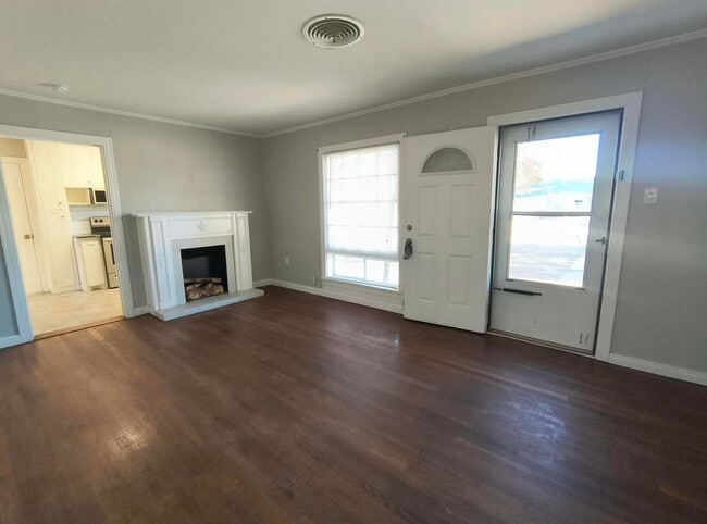 Photo - Updated 4 bedroom 1 bath home AVAILABLE NOW!!