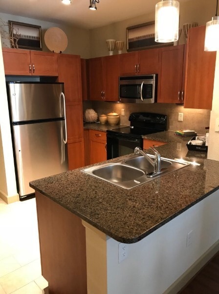 Building Photo - 3333 Weslayan St Unit 2410