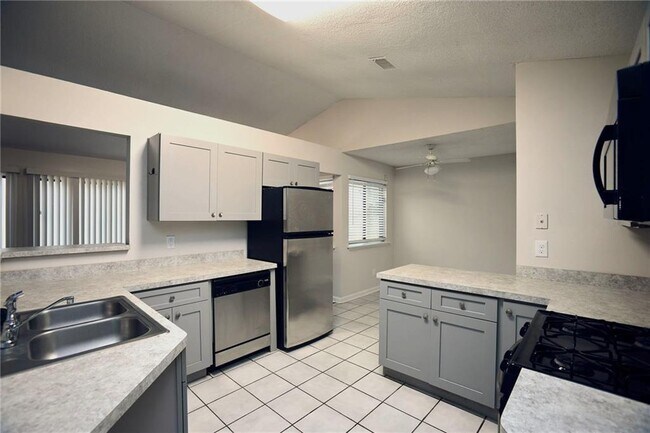 Photo - 3882 Springleaf Point