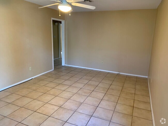 Building Photo - Duplex *LEASING SPECIAL AVAILABLE* Rental